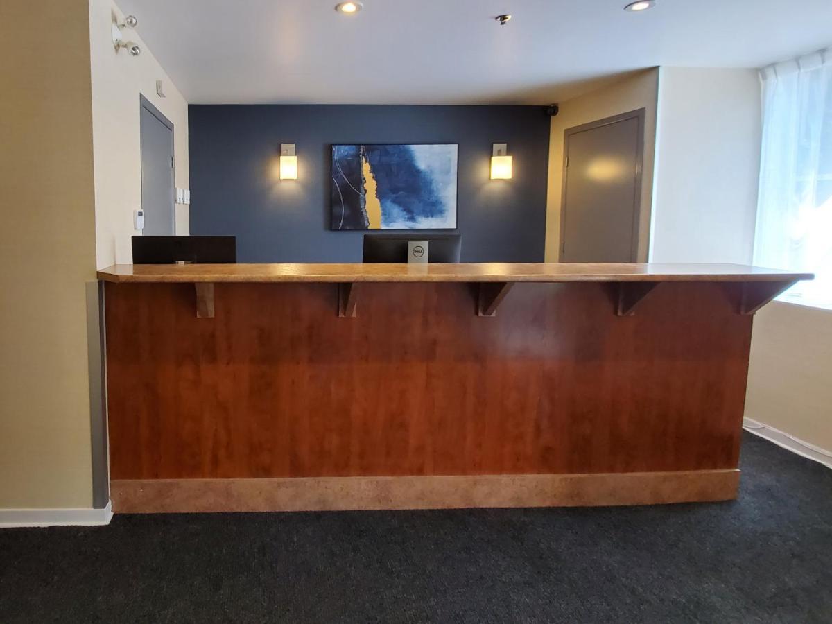 Econo Lodge Montréal Eksteriør billede