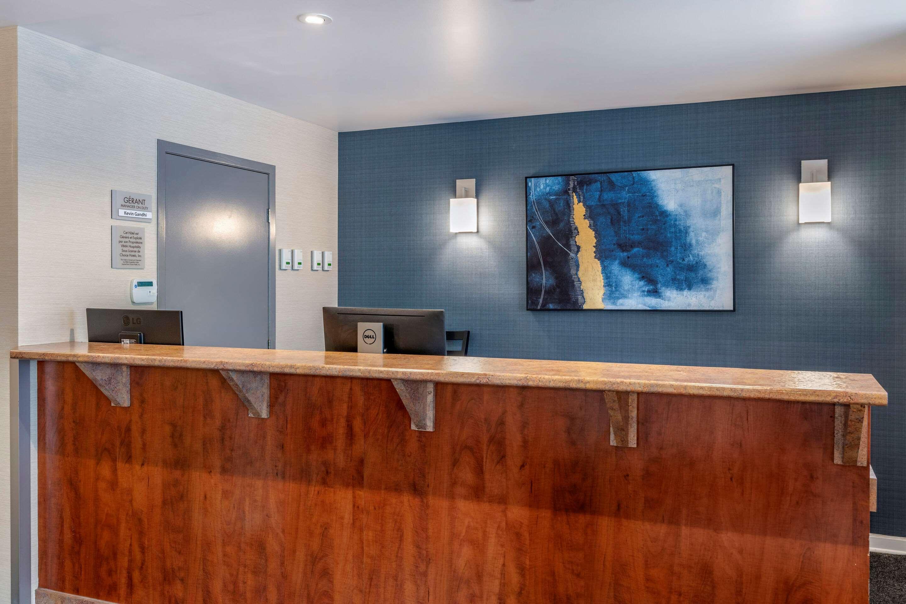 Econo Lodge Montréal Eksteriør billede