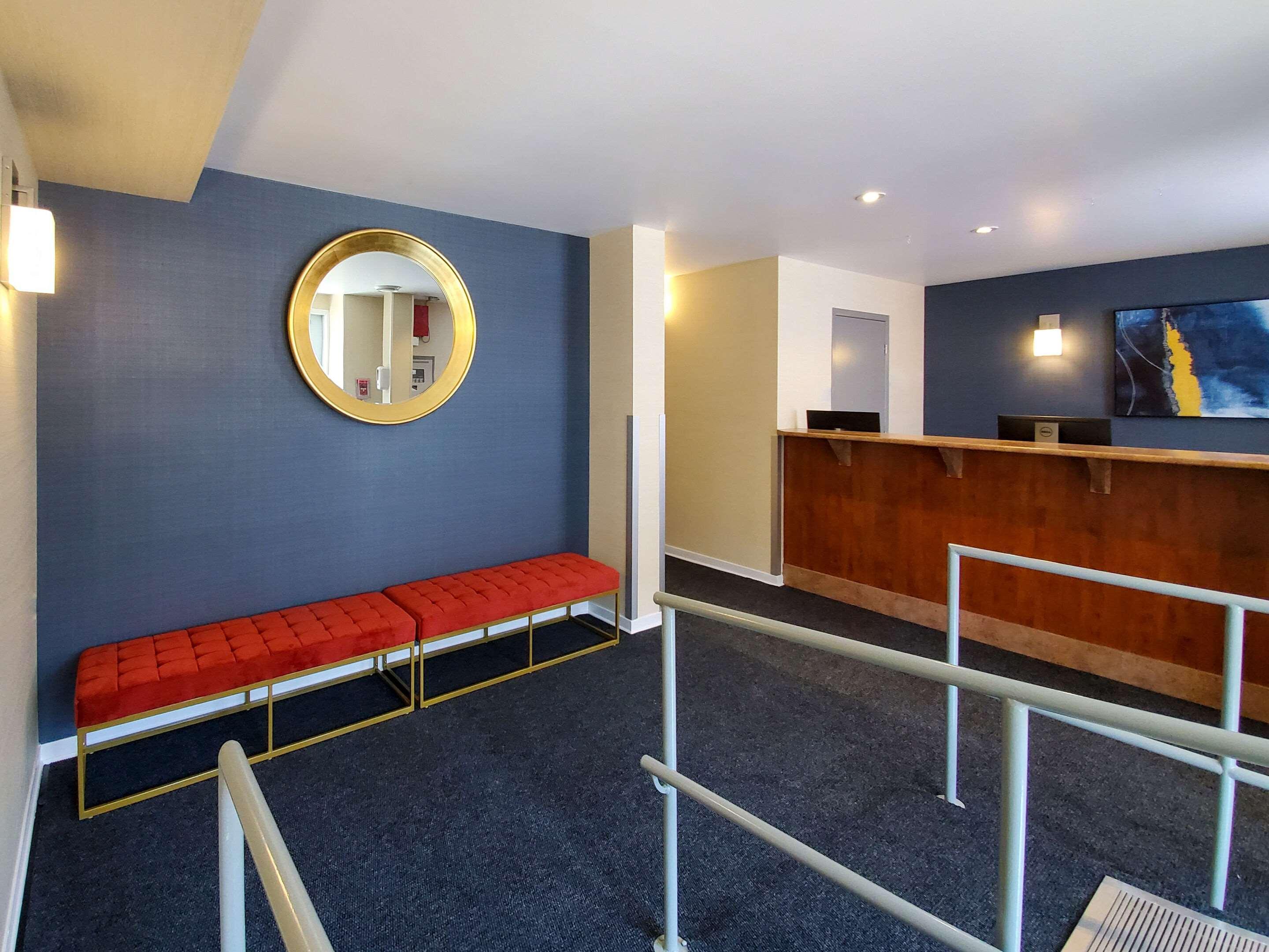 Econo Lodge Montréal Eksteriør billede