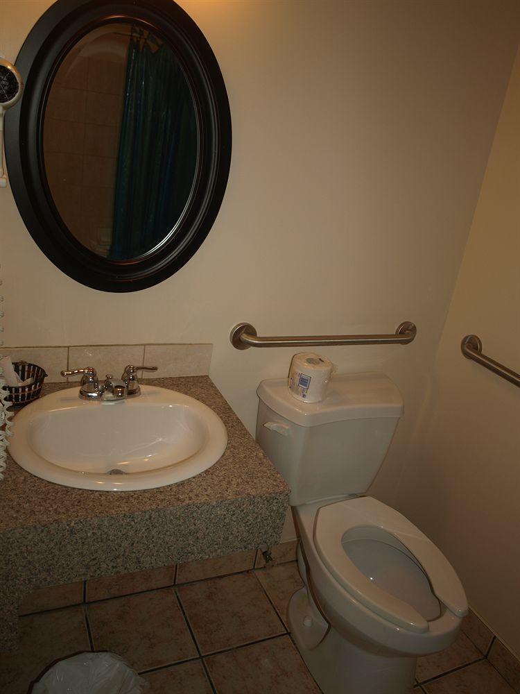 Econo Lodge Montréal Eksteriør billede