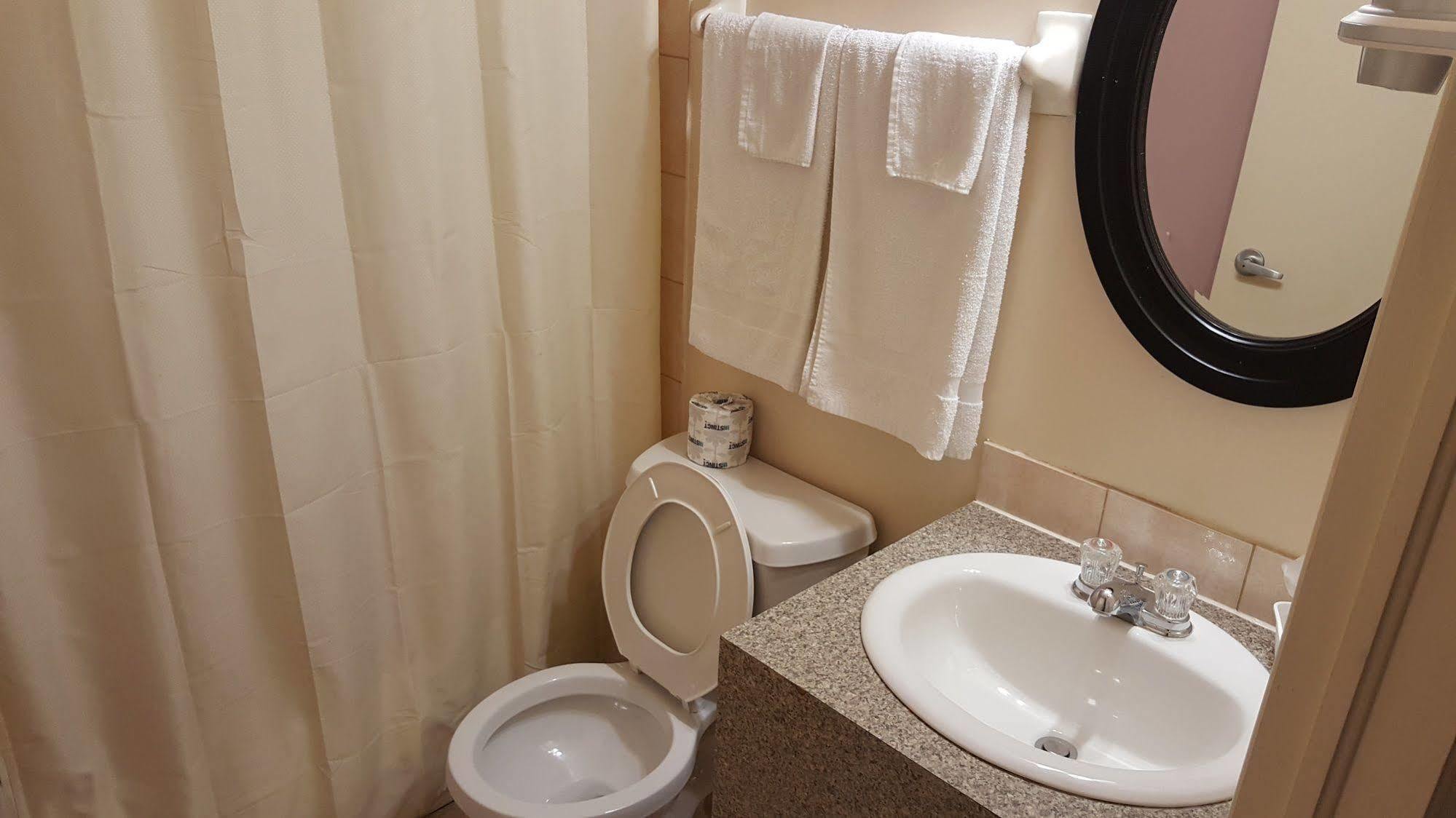 Econo Lodge Montréal Eksteriør billede