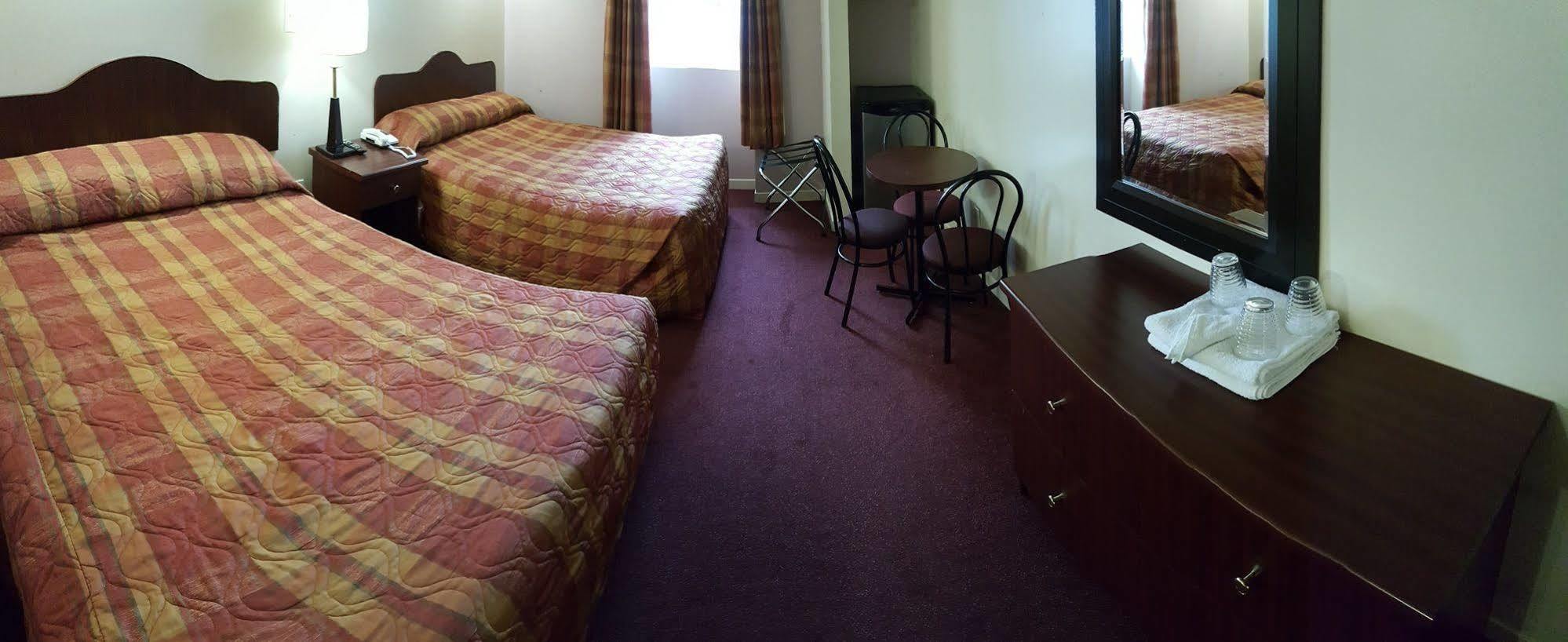 Econo Lodge Montréal Eksteriør billede
